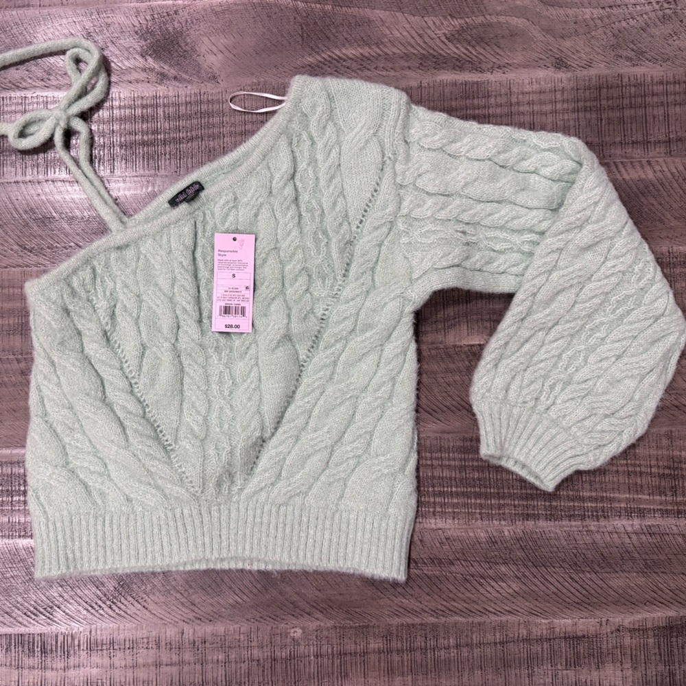 Wild Fable Light Green One-Shoulder Sweater- size S